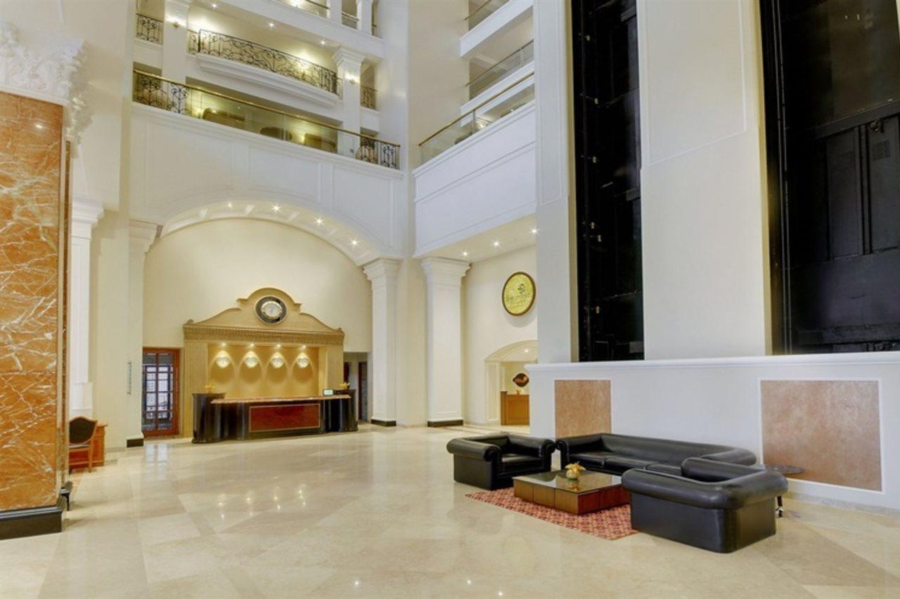 Hotel Lemon Tree Premier “The Atrium” Ahmedabad Exterior foto