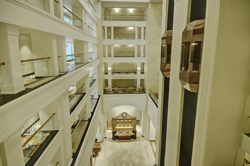 Hotel Lemon Tree Premier “The Atrium” Ahmedabad Exterior foto